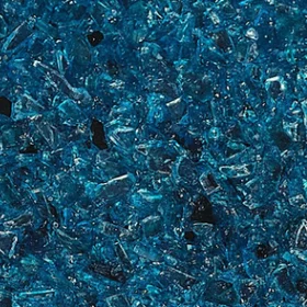 Échantillon Wasterial® - Béton bleuté : éclats bleu turquoise anguleux, inclusions sombres.